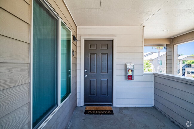 Main Entryway - The Fountains