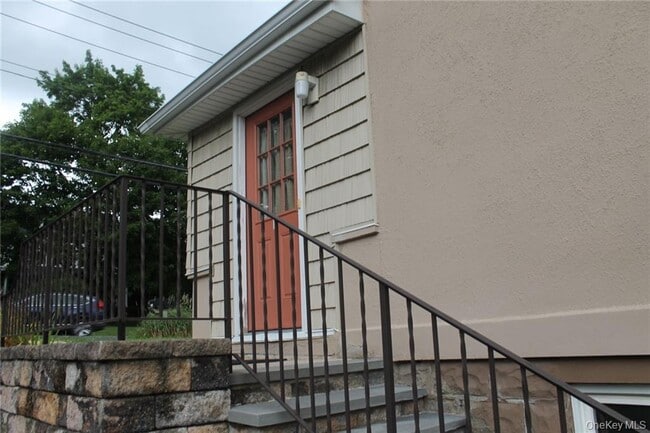 Photo - 2097 Saw Mill River Rd Unidad C