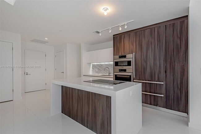 Photo - 851 NE 1st Ave Unit 1902