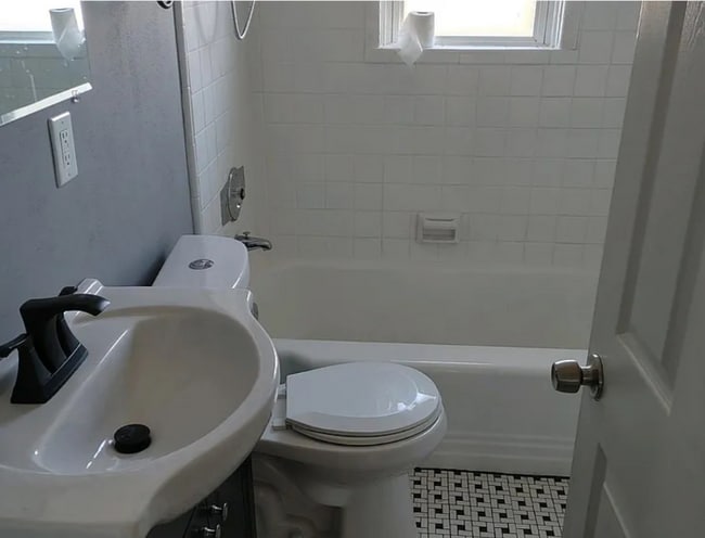 Photo - 7011 Roberts Ct