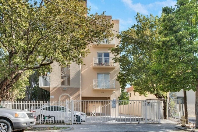 Building Photo - 1349 SW 3rd St Unit 7 Rental