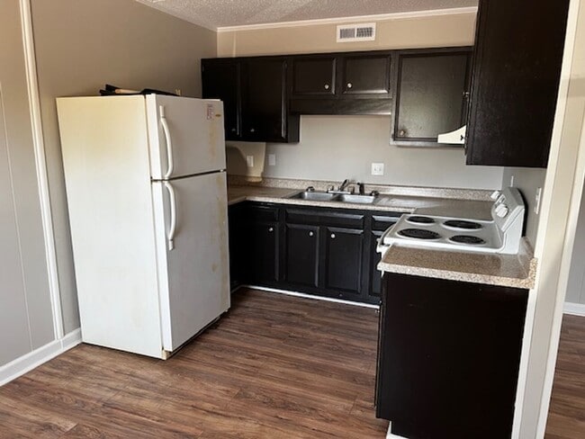 Photo - Maryville 37803 - COMING SOON! Available June 1st - 1 bedroom, 1 bath home - Contact Troy Adams (...