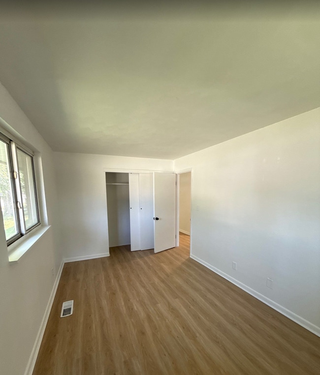 Photo - 2200 Yorkshire Pl