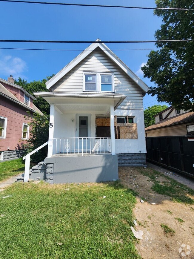 Building Photo - Two Bedroom Single Family Home!