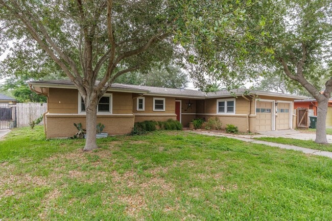 Photo - 625 Catalina Pl