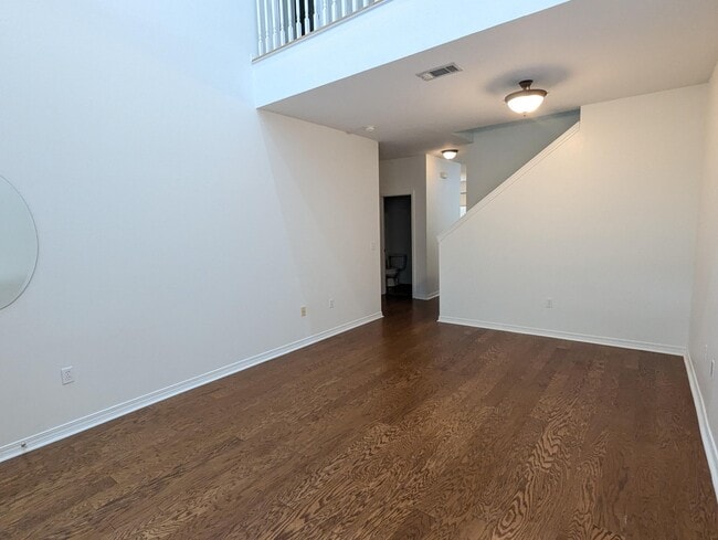 Photo - 1537 Bentley Cir
