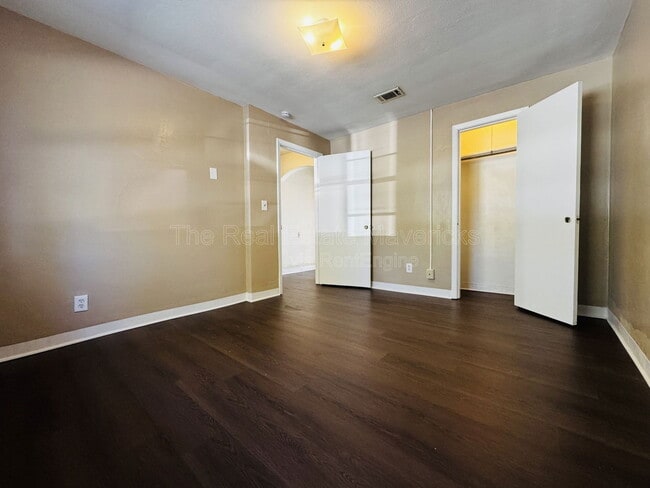 Photo - 5601 Belaire Dr