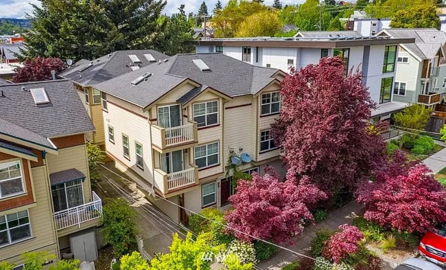 Building Photo - 3631B Phinney Ave N Rental