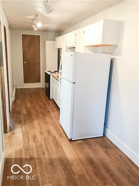 Photo - 106 S Market St