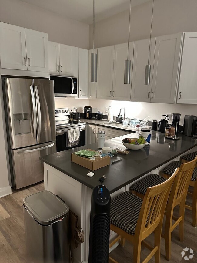 Building Photo - Welcome to Urban Elegance in the Heart of ... Unit 217 Rental
