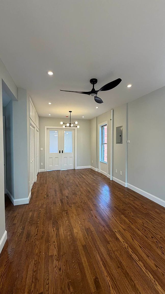 Photo - 410 Douglass St