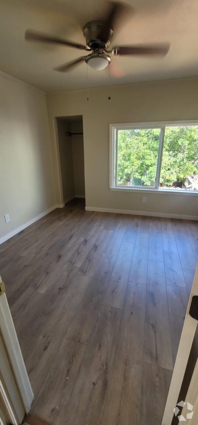 Building Photo - 291 St Joseph St Rental