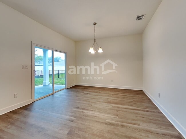 Photo - 105 Moultrie Crossing Ln