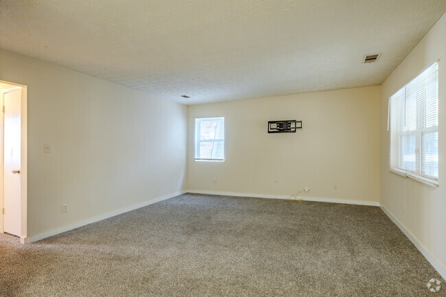 2BR, 1BA - 950SF - Spivey Crossing Apartments