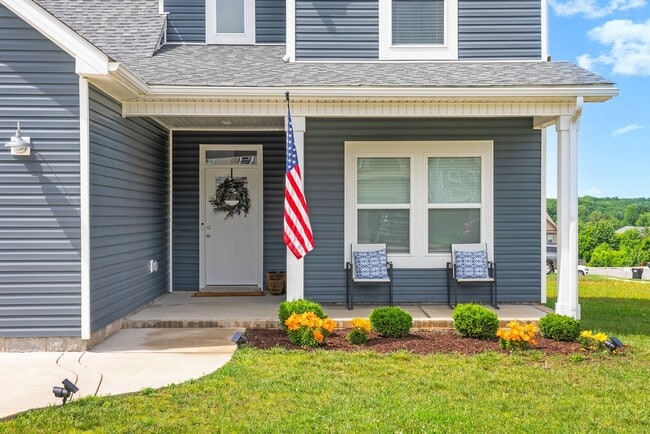 Photo - 525 Bloomington Trce