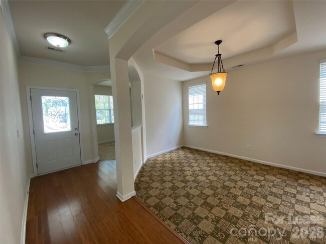 Photo - 6512 Manitoba Ln