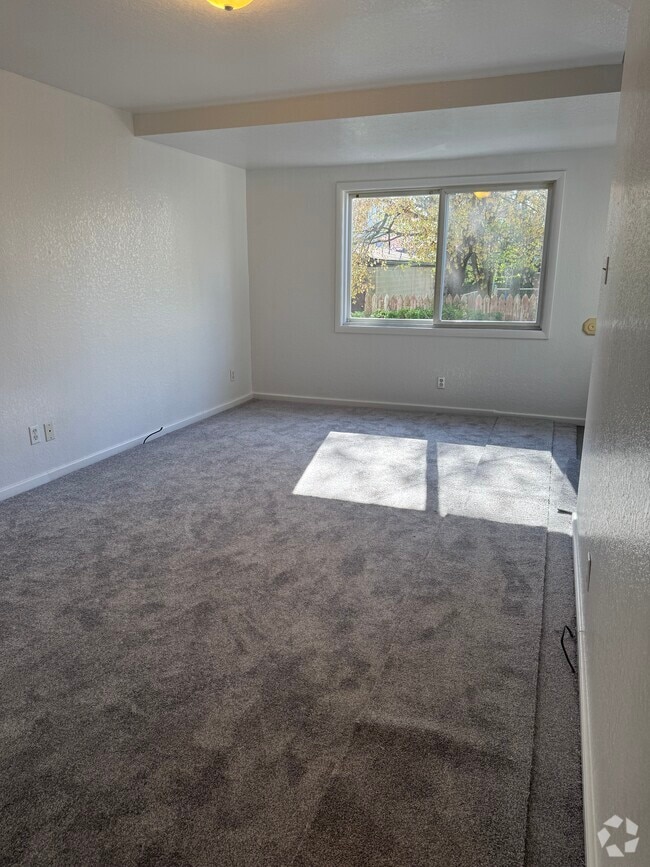 Building Photo - 313 Wagner Ave Rental