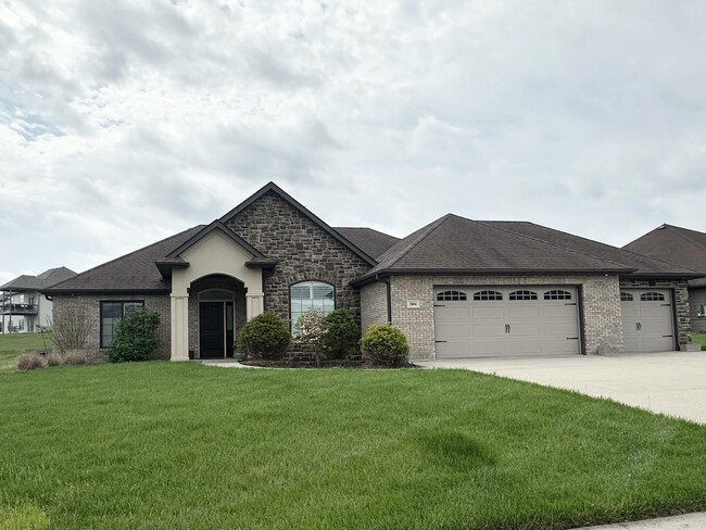 Building Photo - 2004 Bates Creek Dr