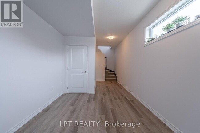 Photo - 461 Blackburn Dr