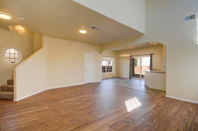 Photo - 7209 Boxwood Ave NE