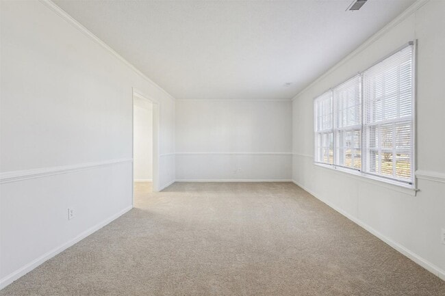 Photo - 3BR 2.5 BA Mid-Town Newport News