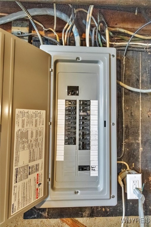 Building Photo - 85 Lake St