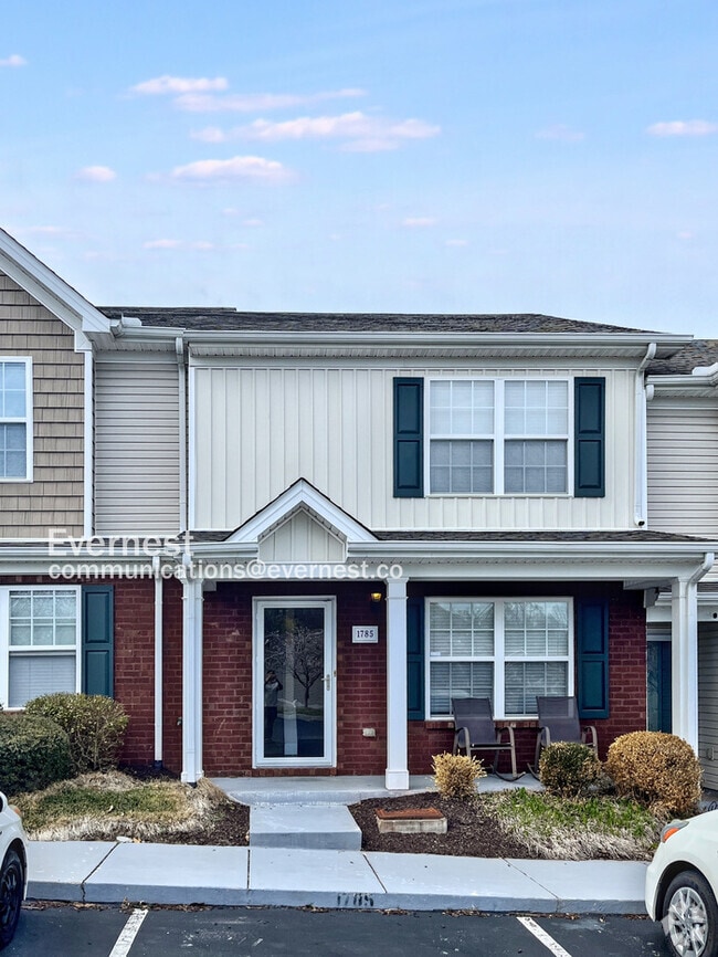 Building Photo - 1785 Red Jacket Dr Rental