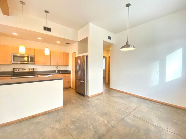 Photo - 925 Dunlap St