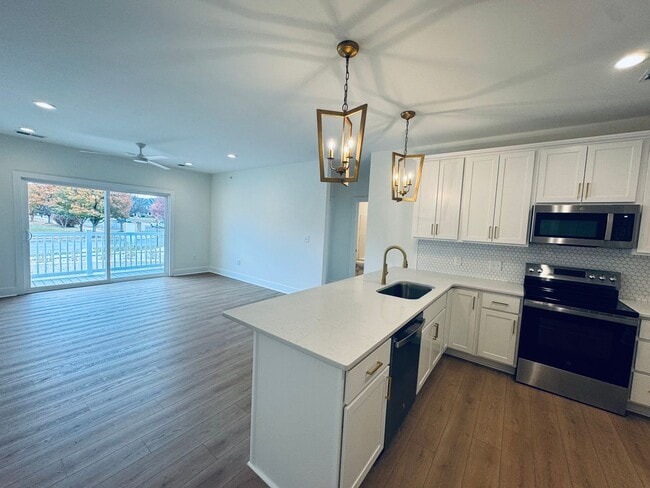 Photo - Brand New Luxury Condo - Middle Floor