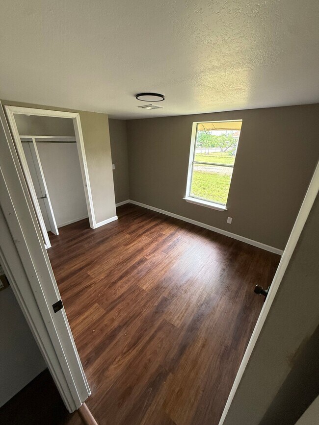 Photo - 209 N Rangeline St