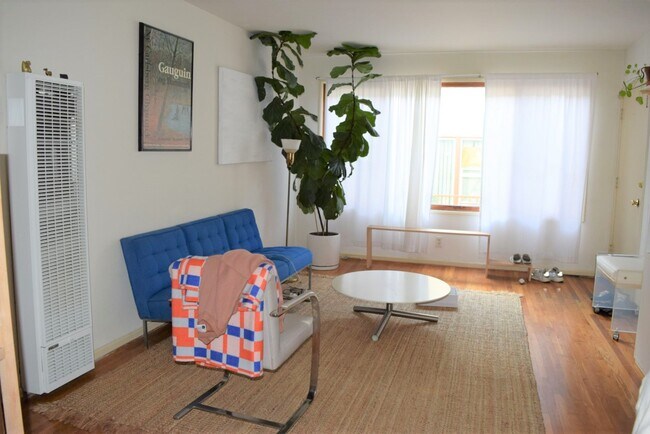 Photo - 1229 N New Hampshire Ave Unit 2