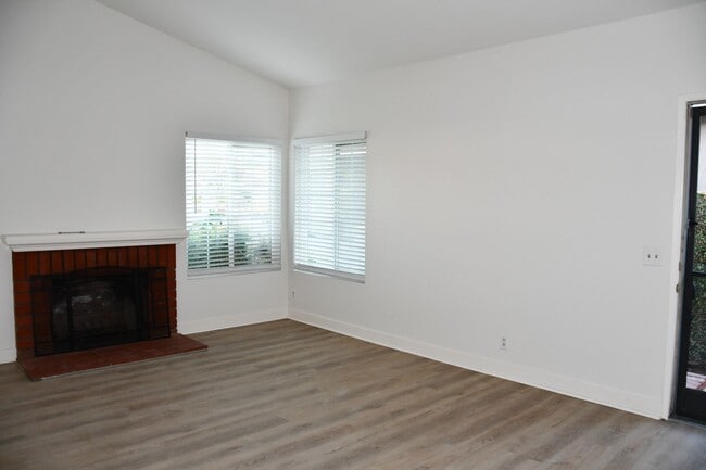 Photo - 1271 N Mosswood Dr