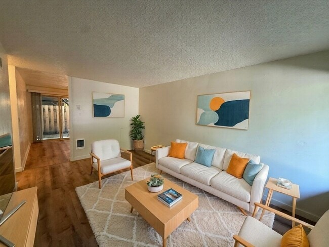 Building Photo - 851 W 5th Ave Unit 6