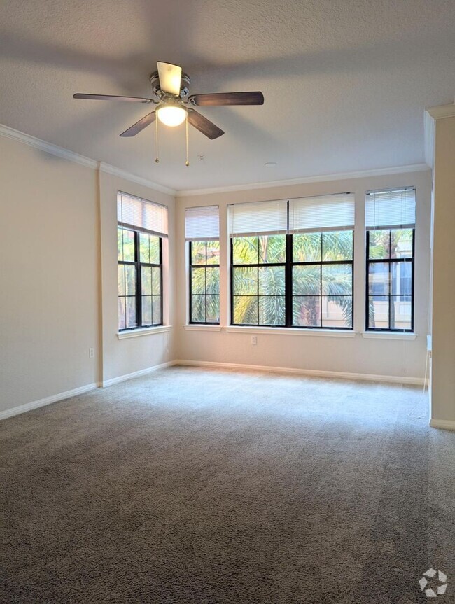 Building Photo - 1x1 Spacious, bright and comfortable! Walk... Rental