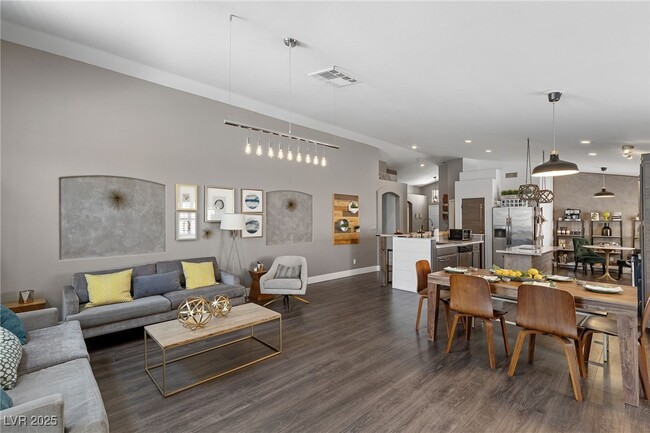 Building Photo - 3185 Castle Canyon Ave