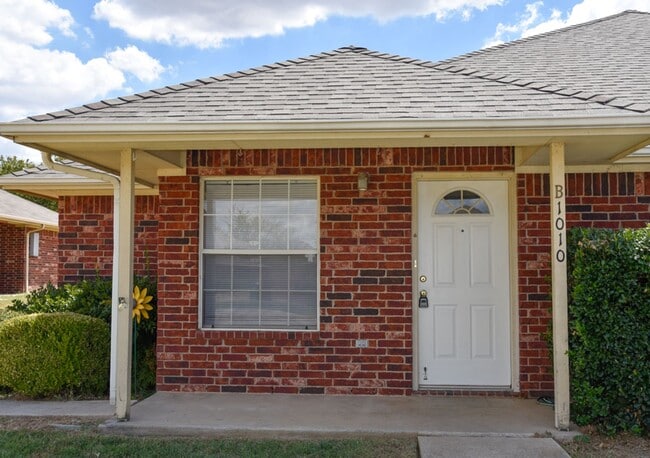 Building Photo - 2 Bed 2 Bath, Bridgeport TX