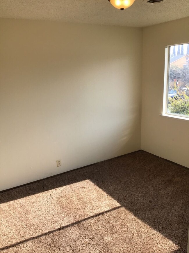 Photo - 1590 Alfred Way Unit 4