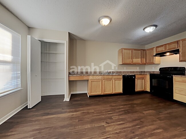 Photo - 34 Frostwood Ln