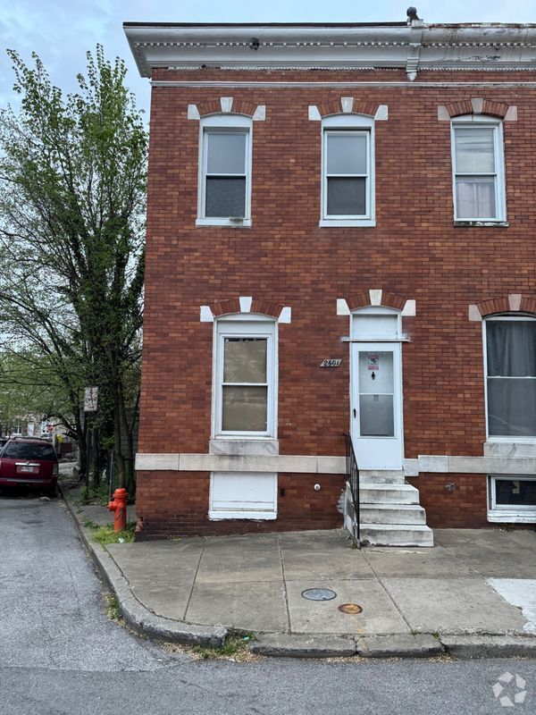 Building Photo - 2601 W Fairmount Ave Rental
