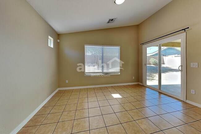Photo - 25524 W Dunlap Rd