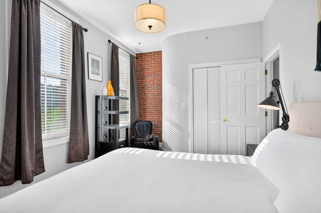 6 Harvard Square Unit SI FL1-ID1238033P