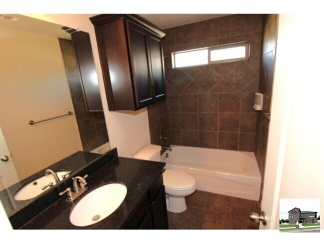 Photo - 2517 Nolan Creek St