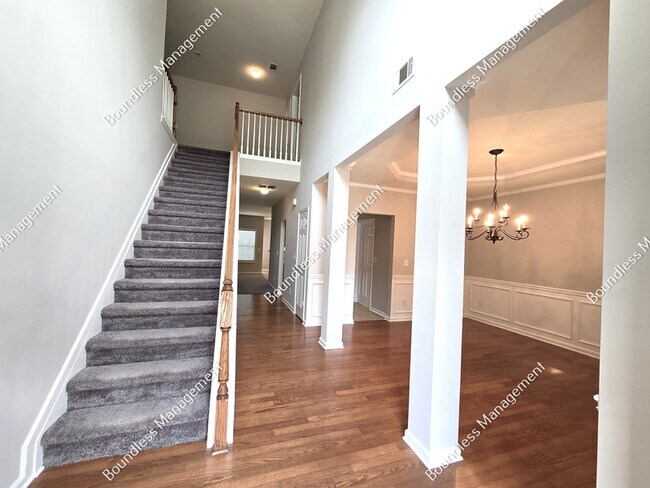 Photo - 2159 Somerset Pl SE