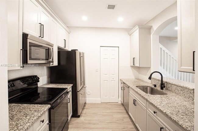 Photo - 4234 NE 9th St