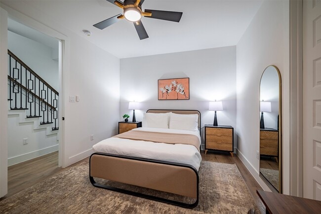 Photo - 1305 E 27th St