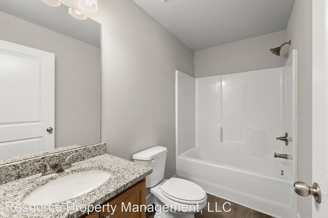 Townhome In Oakwood, GA!