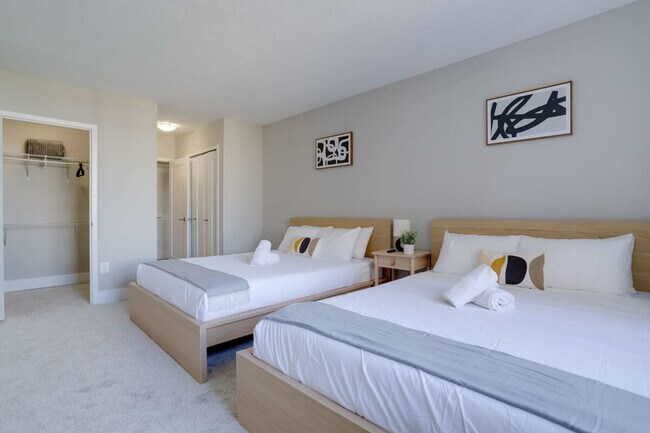 Photo - 1201 S Bell St Unidad FL11-ID1022384P