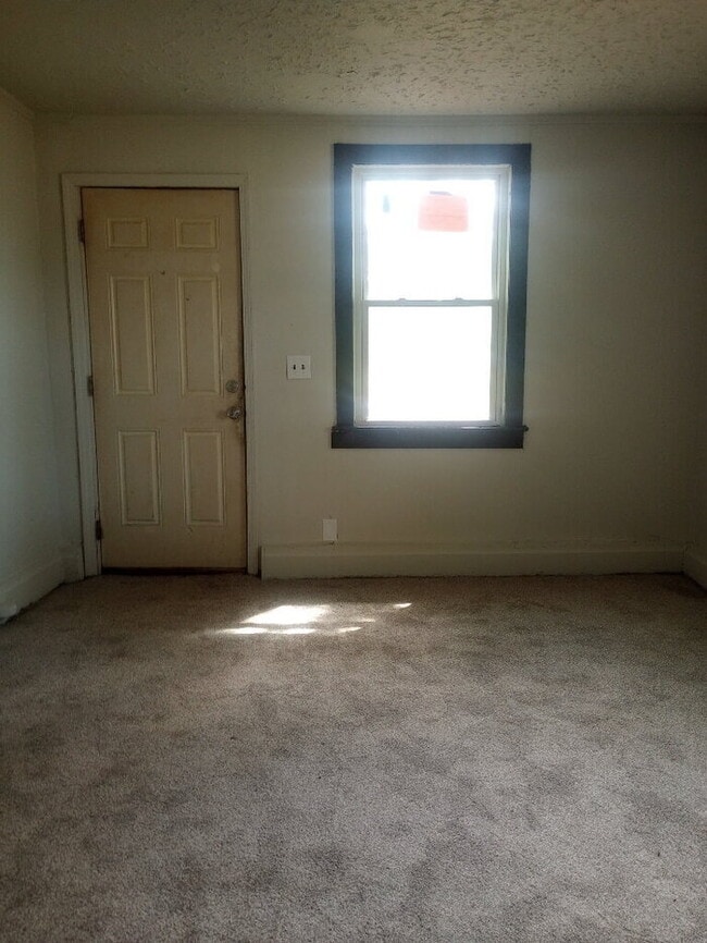 Photo - 1 bedroom 1 bathroom duplex in Clinton