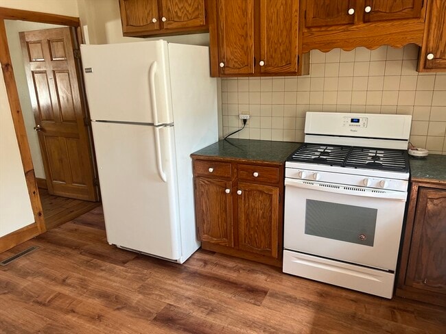 Building Photo - 104 South St Unit 2