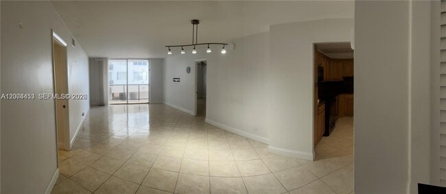Photo - 6039 Collins Ave Unidad 423